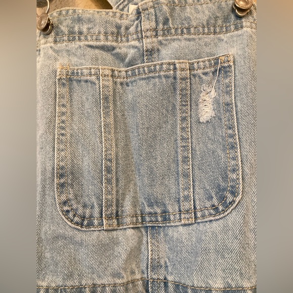 💗Distressed Jean Overalls💗 - Picture 6 of 10